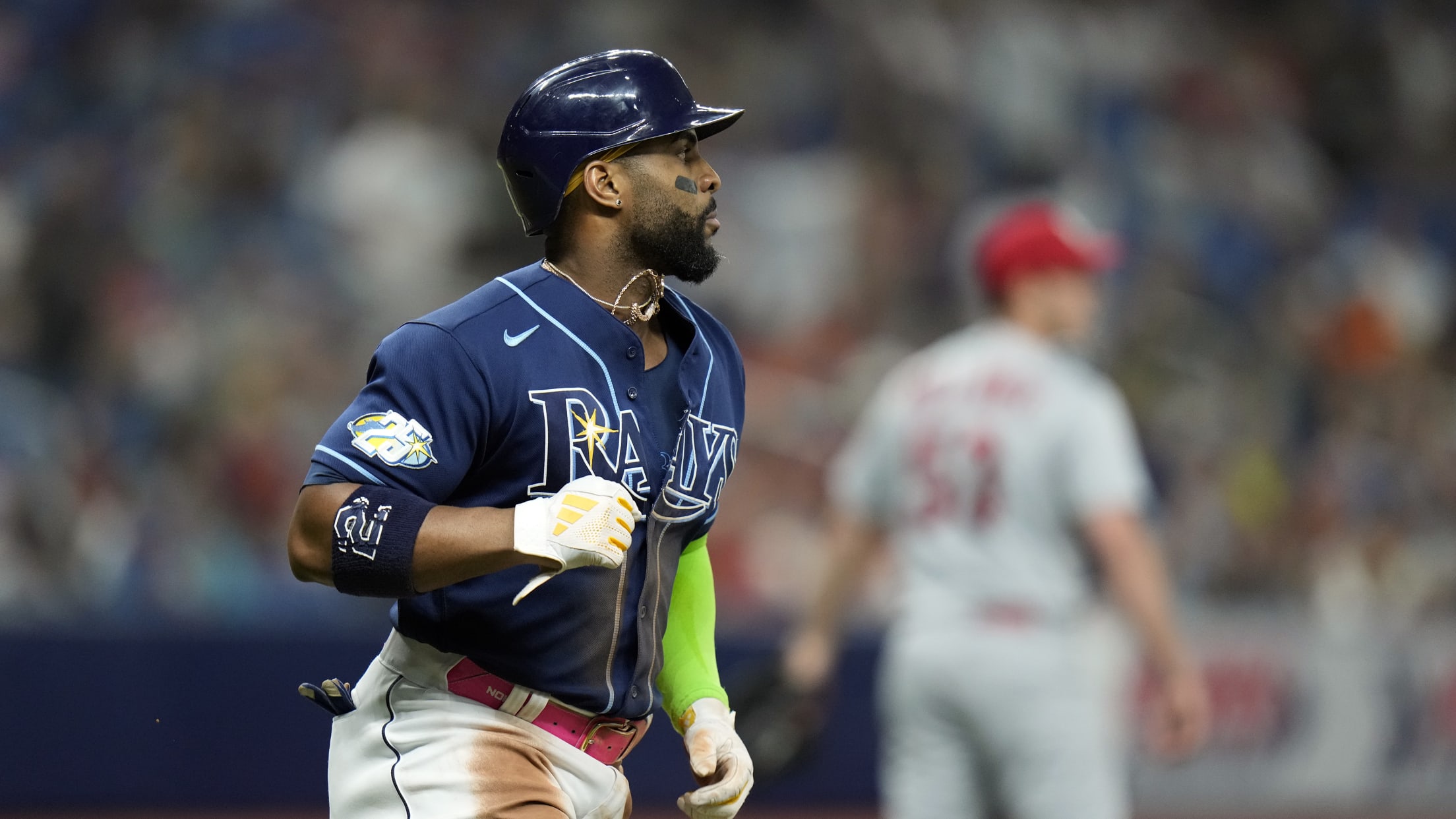Yandy serenaded on b'day, makes sweet music with bat