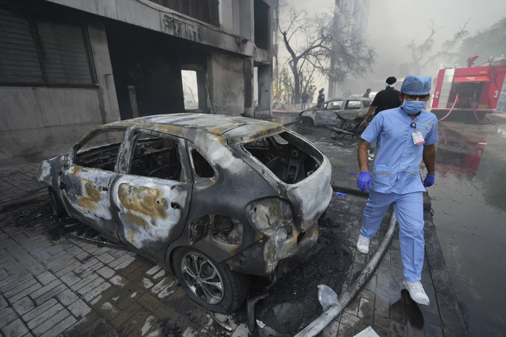 india plane crashes_
