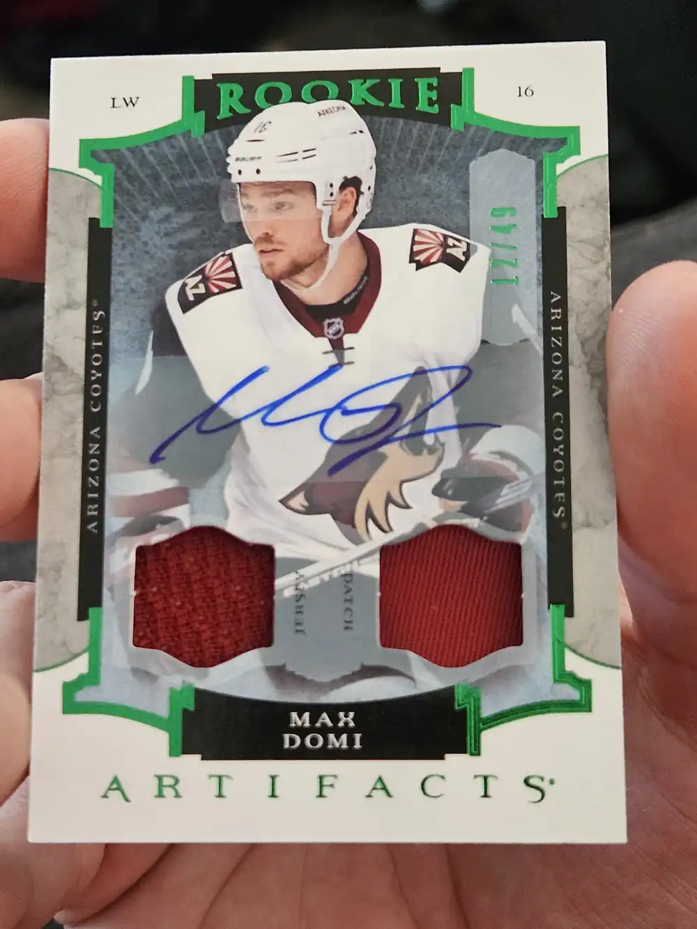 Max Domi Rookie Patch Auto cards