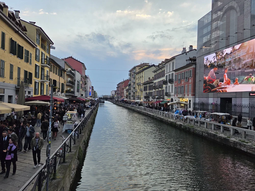 aperitivo along the canal in milan