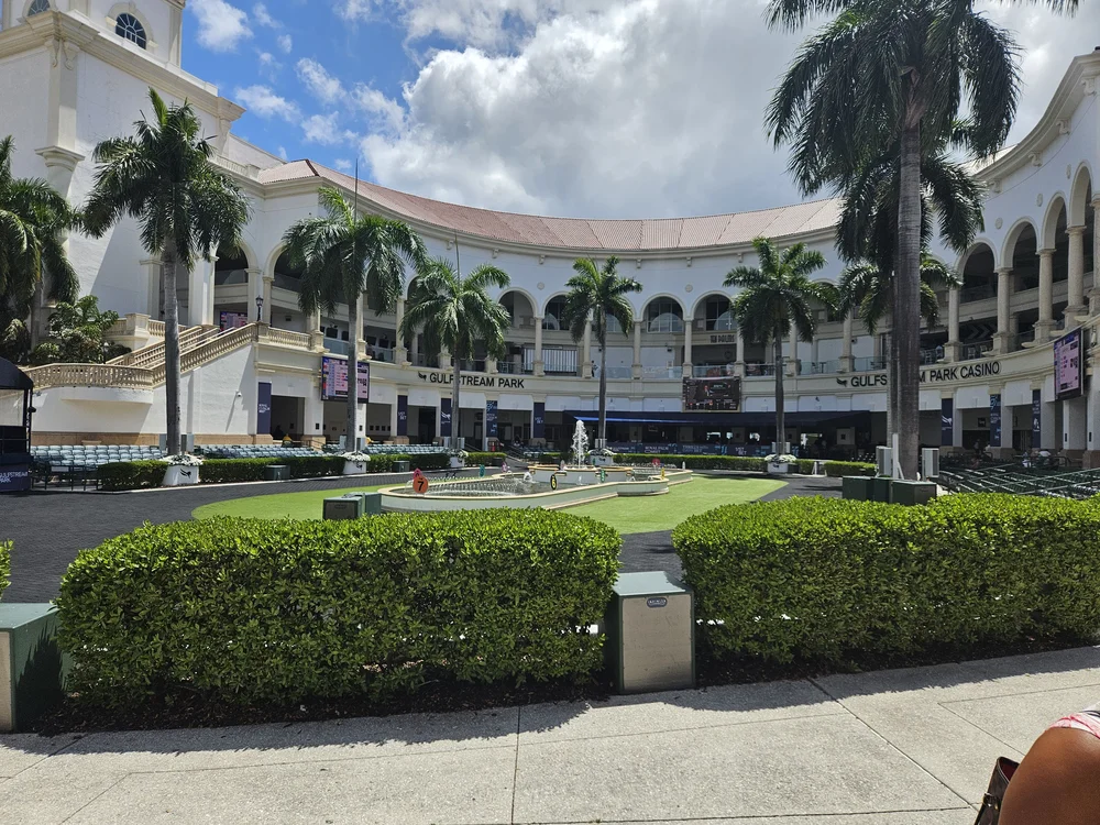 horse people at gulfstream